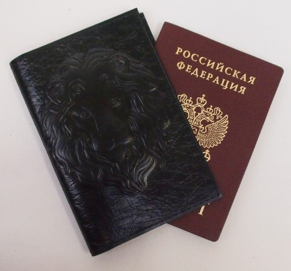 Обложка для паспорта "Хищник Лев" кожа (3D) цвет чёрный