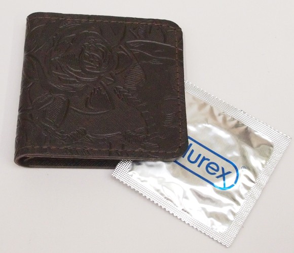 Футляр для презервативов "Dark Rose" кожа (3D) цвет коричневый