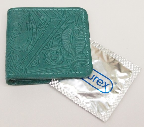 Футляр для презервативов "Night Life" кожа (3D) цвет бирюза
